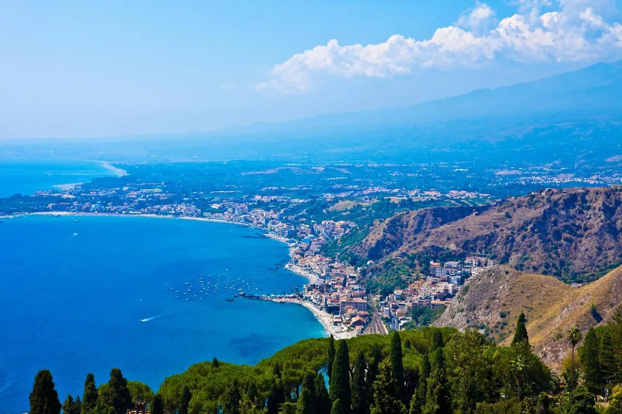 Le Tre More Giardini Naxos 0*,